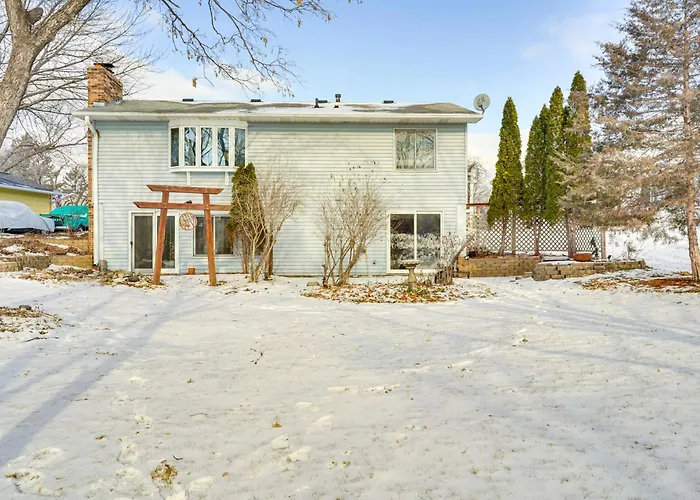 Charming Savage Home W/ Yard: 18 Mi To Minneapolis