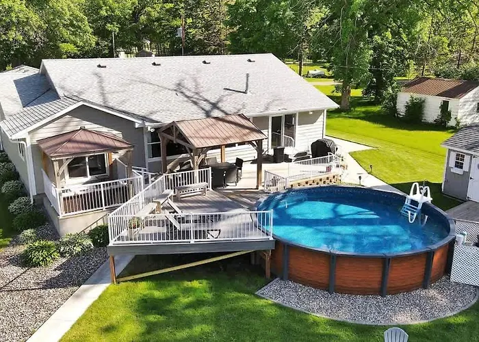 Lake Front Home With Pool And Stunning Views