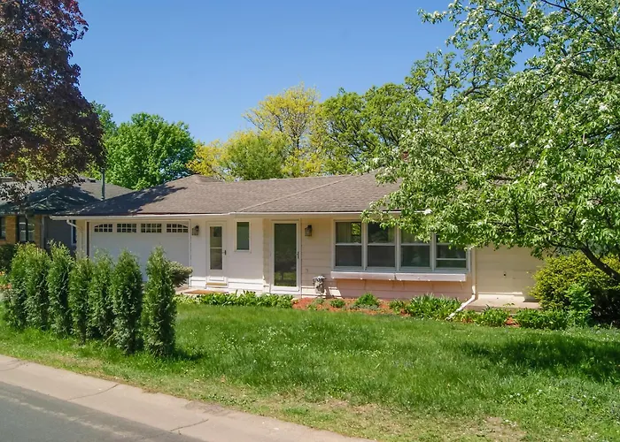 Waterfront Eagle Lake Home W/ Yard & Deck